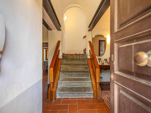 Appartamento in vendita di 273 m² in Via delle Lenze, 163