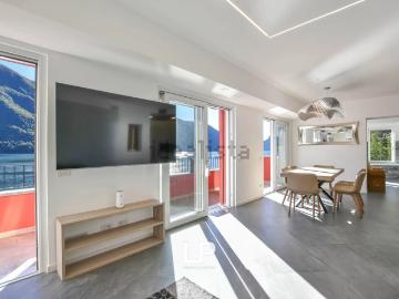 Appartamento in vendita di 273 m² in Via Statale, 127