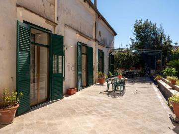 Appartamento in vendita di 273 m² in Corso Umberto I, 56