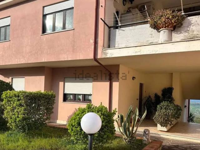 Appartamento in vendita di 274 m² in Via Monsignor Barbieri