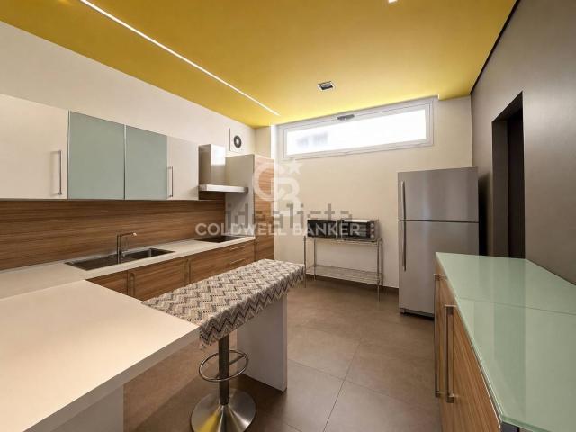 Appartamento in vendita di 274 m² in Via Monsignor Rimmaudo, 44