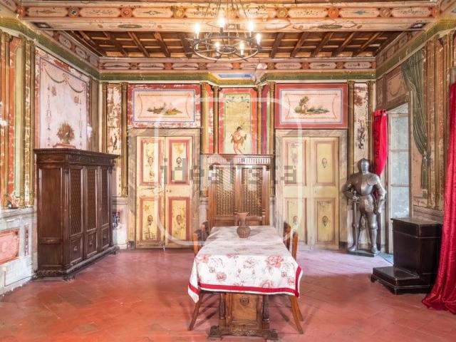 Appartamento in vendita di 274 m² in Piazza Giuseppe Garibald, 3