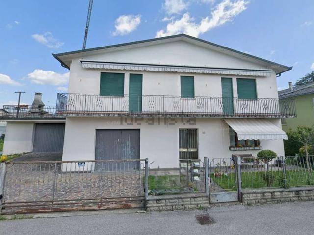 Appartamento in vendita di 275 m² in Via Calabria, 2
