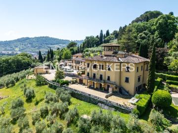 Appartamento in vendita di 275 m² in Via Belisario Vinta