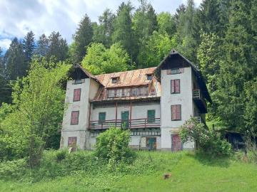 Appartamento in vendita di 275 m² in Via Privata Dolomiti, 6