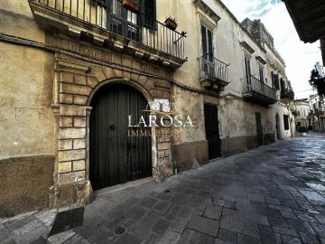 Appartamento in vendita di 276 m² in Via Antonio Galateo, 57