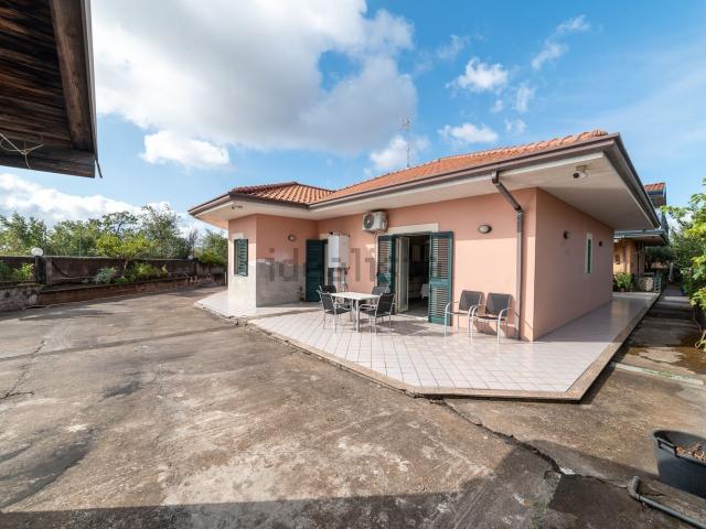 Appartamento in vendita di 276 m² in Via Santa Spera