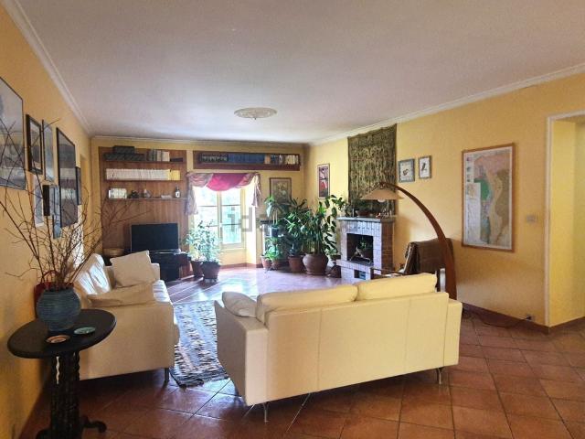 Appartamento in vendita di 277 m² in Via Alessandria