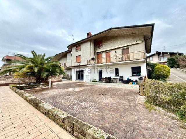 Appartamento in vendita di 277 m² in Via Montecchi, 8