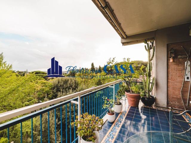 Appartamento in vendita di 280 m² in Via Cassia, 240