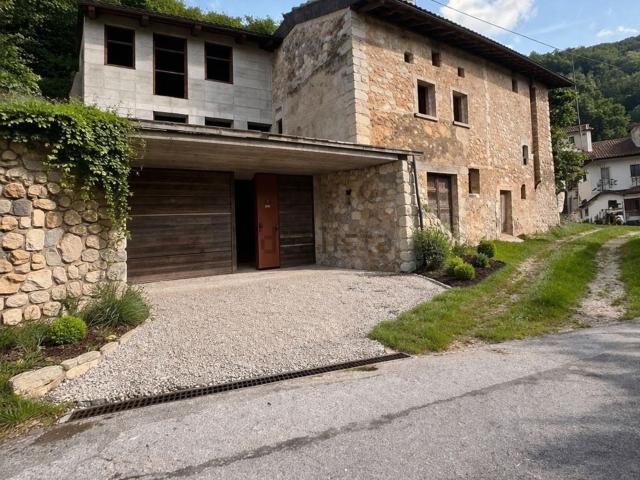 Appartamento in vendita di 280 m² in Via Antica Fonte