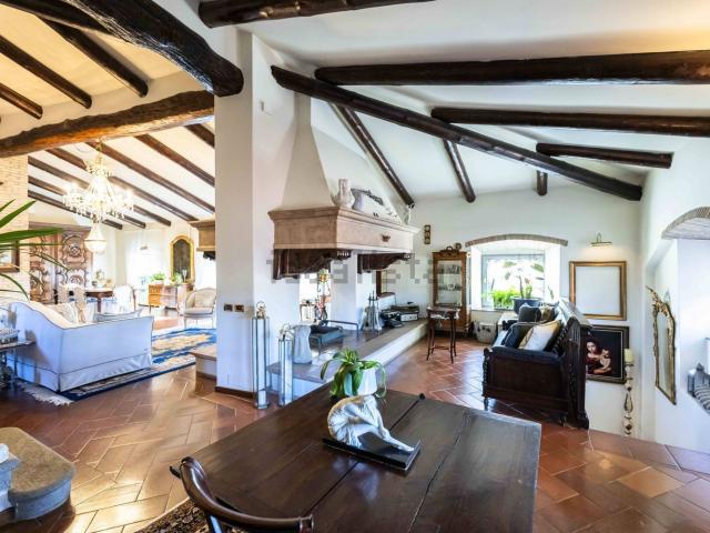 Appartamento in vendita di 280 m² in Via Asperti, 16