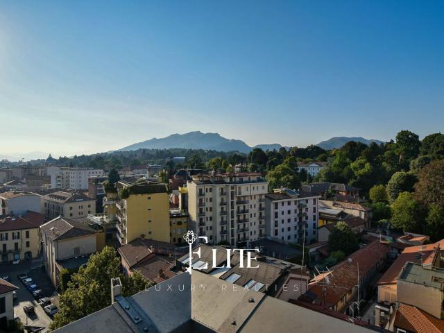 Appartamento in vendita di 280 m² in Via Giuseppe Speroni, 15
