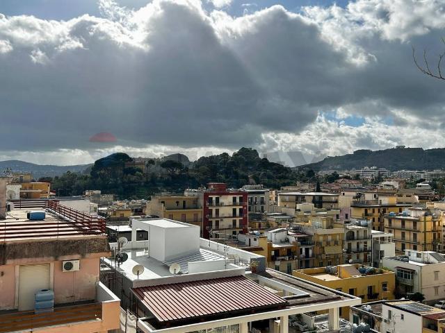 Appartamento in vendita di 280 m² in Via D. d&apos Amico, 53