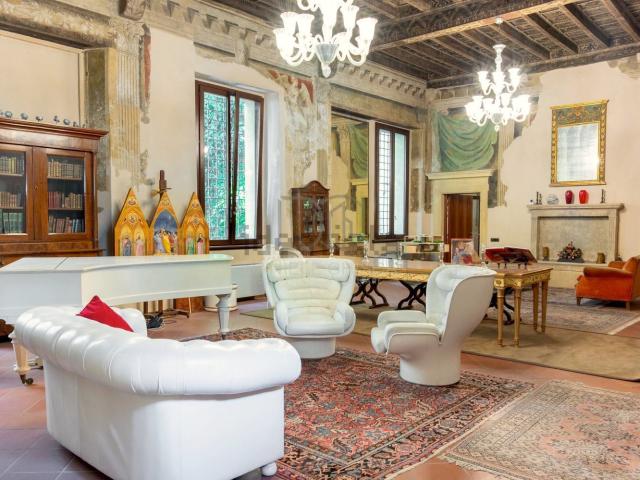 Appartamento in vendita di 280 m² in Via Leoncino, 19