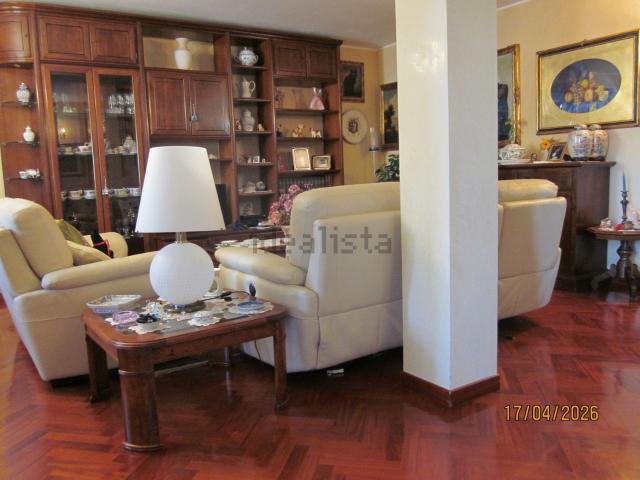 Appartamento in vendita di 280 m² in Via Ruggero Bonghi