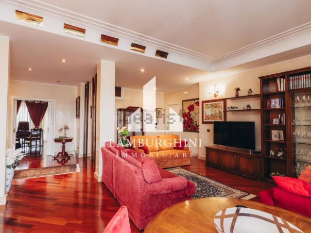 Appartamento in vendita di 280 m² in Viale Cavour