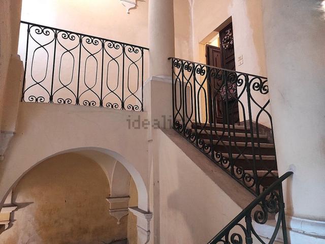 Appartamento in vendita di 280 m² in Corso Garibaldi Gia Via Farnesia, 99