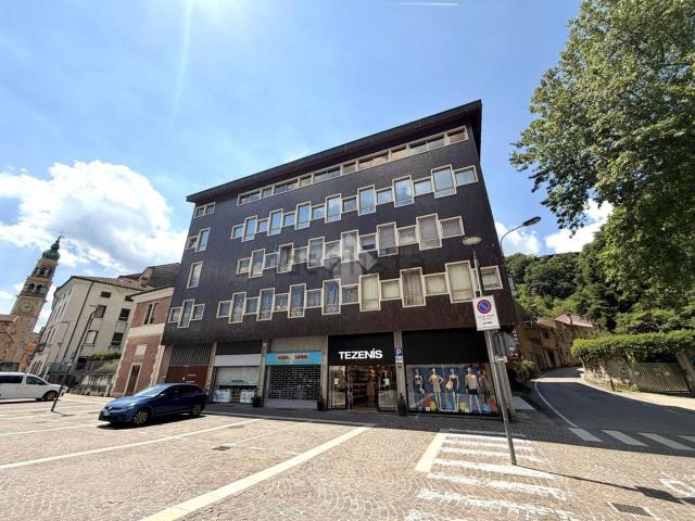 Appartamento in vendita di 280 m² in Piazza Dante Alighieri, 4