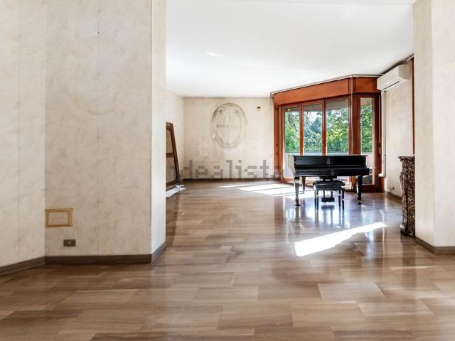 Appartamento in vendita di 281 m² in Via Crescitelli, 4