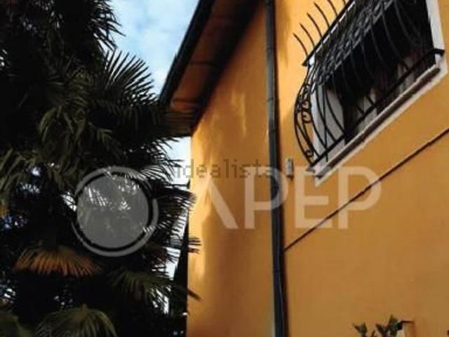 Appartamento in vendita di 281 m² in Via E. Fermi