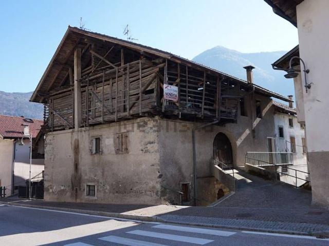 Appartamento in vendita di 281 m² in Via Filippo Serafini, 47