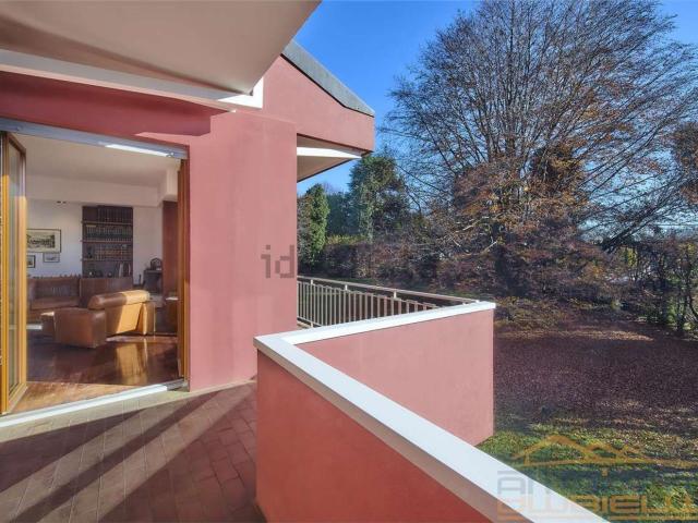 Appartamento in vendita di 281 m² in Via Salvador Allende, 2