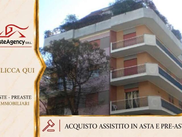 Appartamento in vendita di 282 m² in Via Benedetto Croce, 190