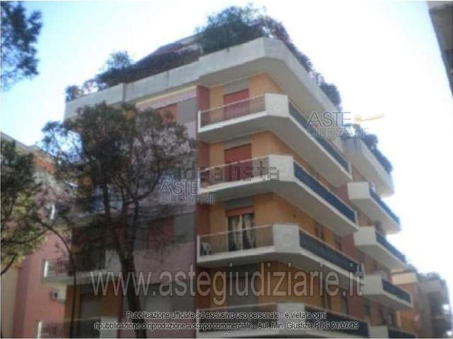 Appartamento in vendita di 282 m² in Via Benedetto Croce, 190