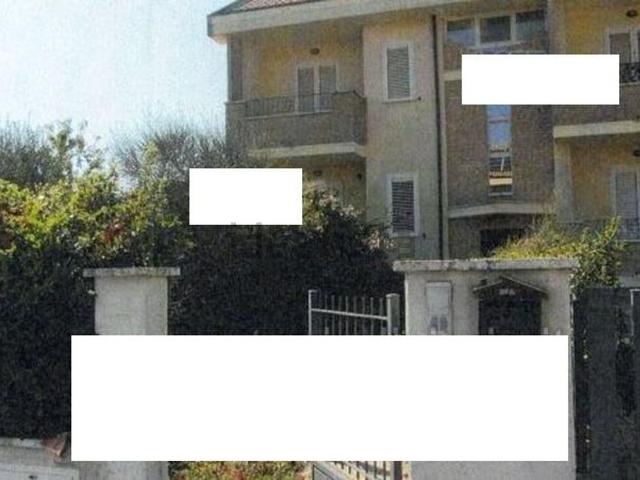 Appartamento in vendita di 283 m² in Via Pietro Nenni, 56
