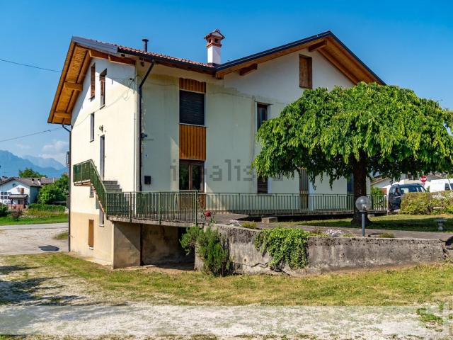 Appartamento in vendita di 284 m² in Via Gus