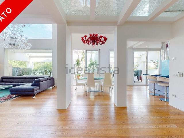 Appartamento in vendita di 284 m² in Viale Alfredo Cappellini, 7