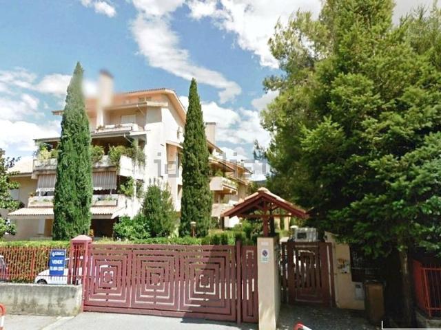 Appartamento in vendita di 285 m² in Via Repaci