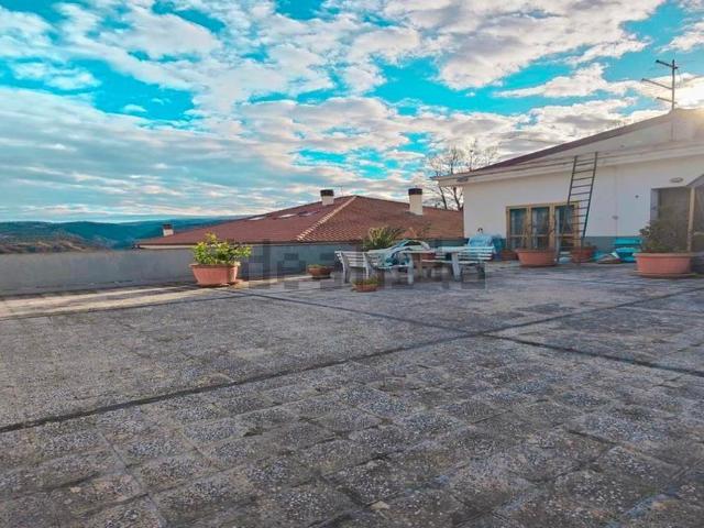 Appartamento in vendita di 285 m² in Via TOMMASO ARNONI