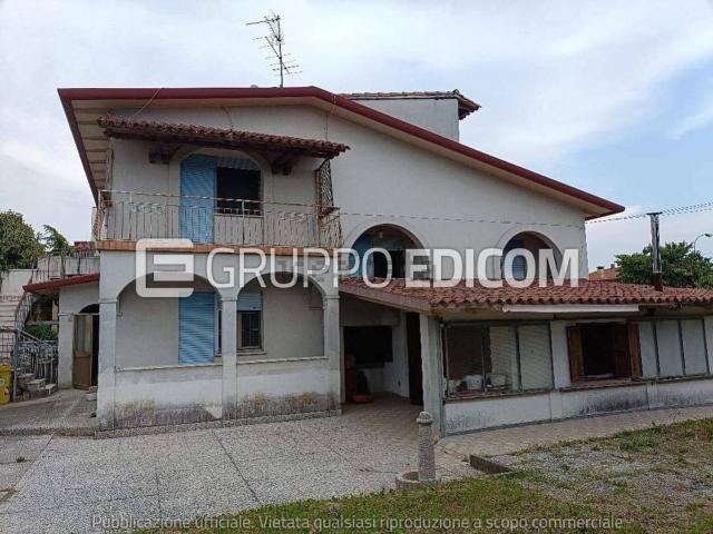 Appartamento in vendita di 285 m² in Viale Trieste