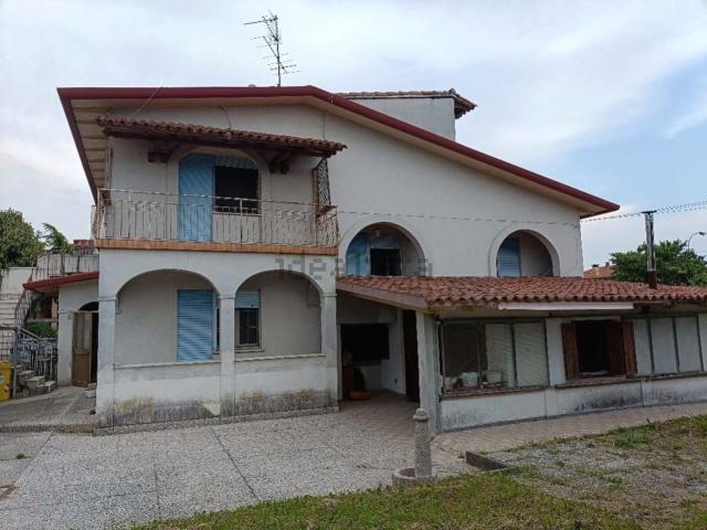 Appartamento in vendita di 285 m² in Viale Trieste, 81