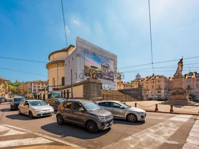 Appartamento in vendita di 285 m² in Piazza Gran Madre di Dio