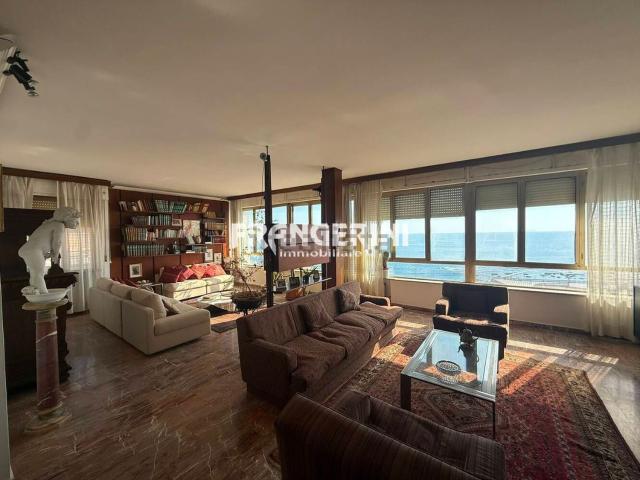Appartamento in vendita di 286 m² in Viale Italia