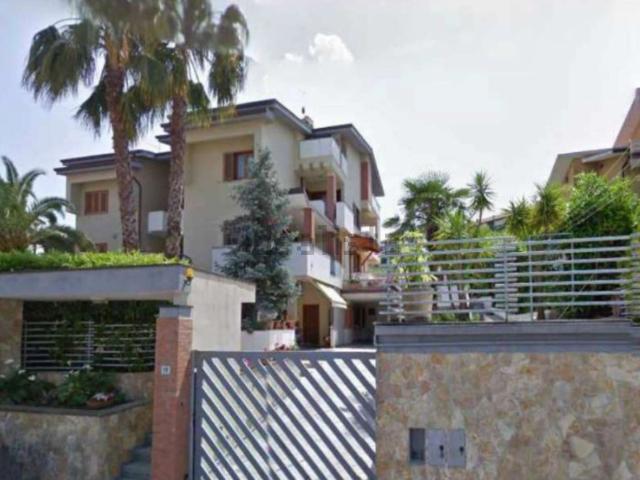 Appartamento in vendita di 286 m² in Via della Cultura