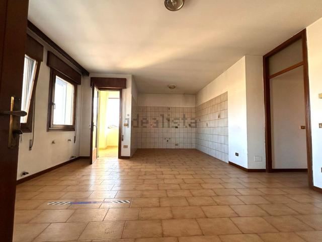 Appartamento in vendita di 286 m² in Via Monte Grappa, 26