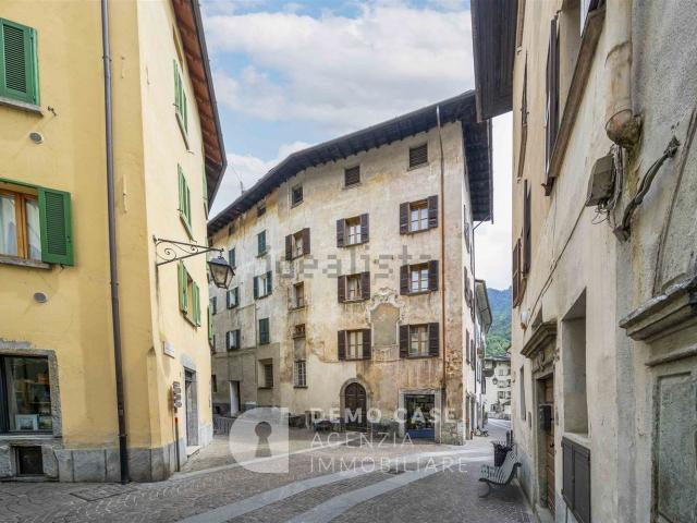 Appartamento in vendita di 286 m² in Vicolo S. Bartolomeo, 2