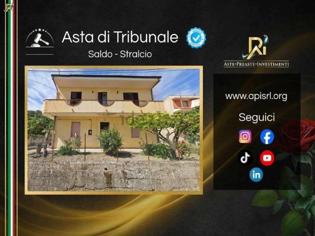 Appartamento in vendita di 286 m² in Contrada Bombaconi