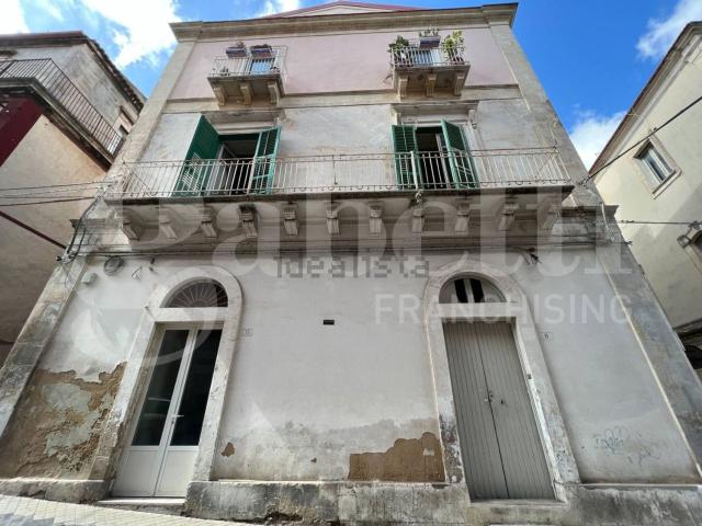 Appartamento in vendita di 287 m² in Via Traspontino, 11