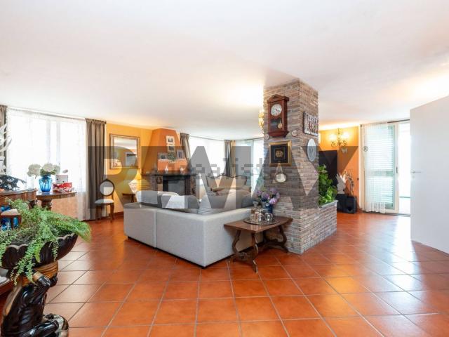 Appartamento in vendita di 287 m² in Via Vergine Maria, 12