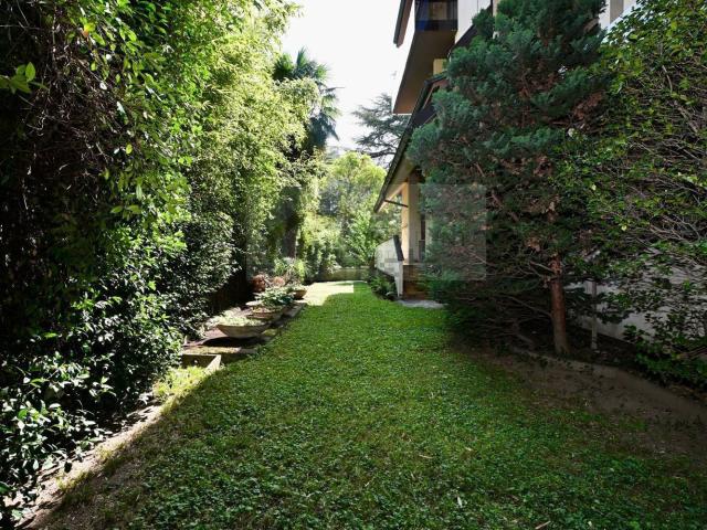 Appartamento in vendita di 288 m² in Via Cavour