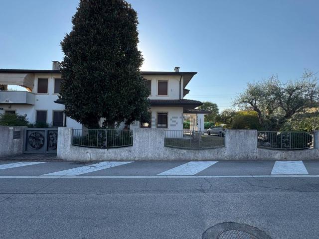Appartamento in vendita di 288 m² in Via Castellari, 8