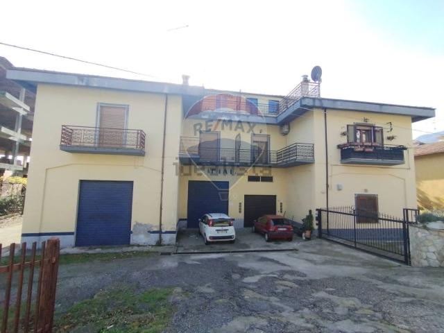 Appartamento in vendita di 288 m² in Via Nazionale