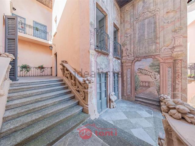 Appartamento in vendita di 288 m² in Via Sabbati, 5