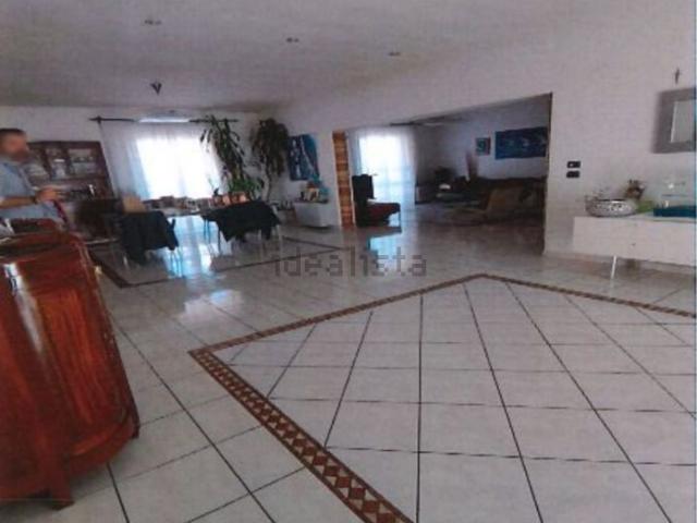 Appartamento in vendita di 288 m² in Via Romolo Murri