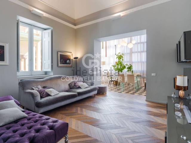 Appartamento in vendita di 288 m² in Viale Vittorio Veneto, 12